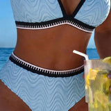 Bikini s blokom farieb a dvojitými štruktúrovanými ramienkami