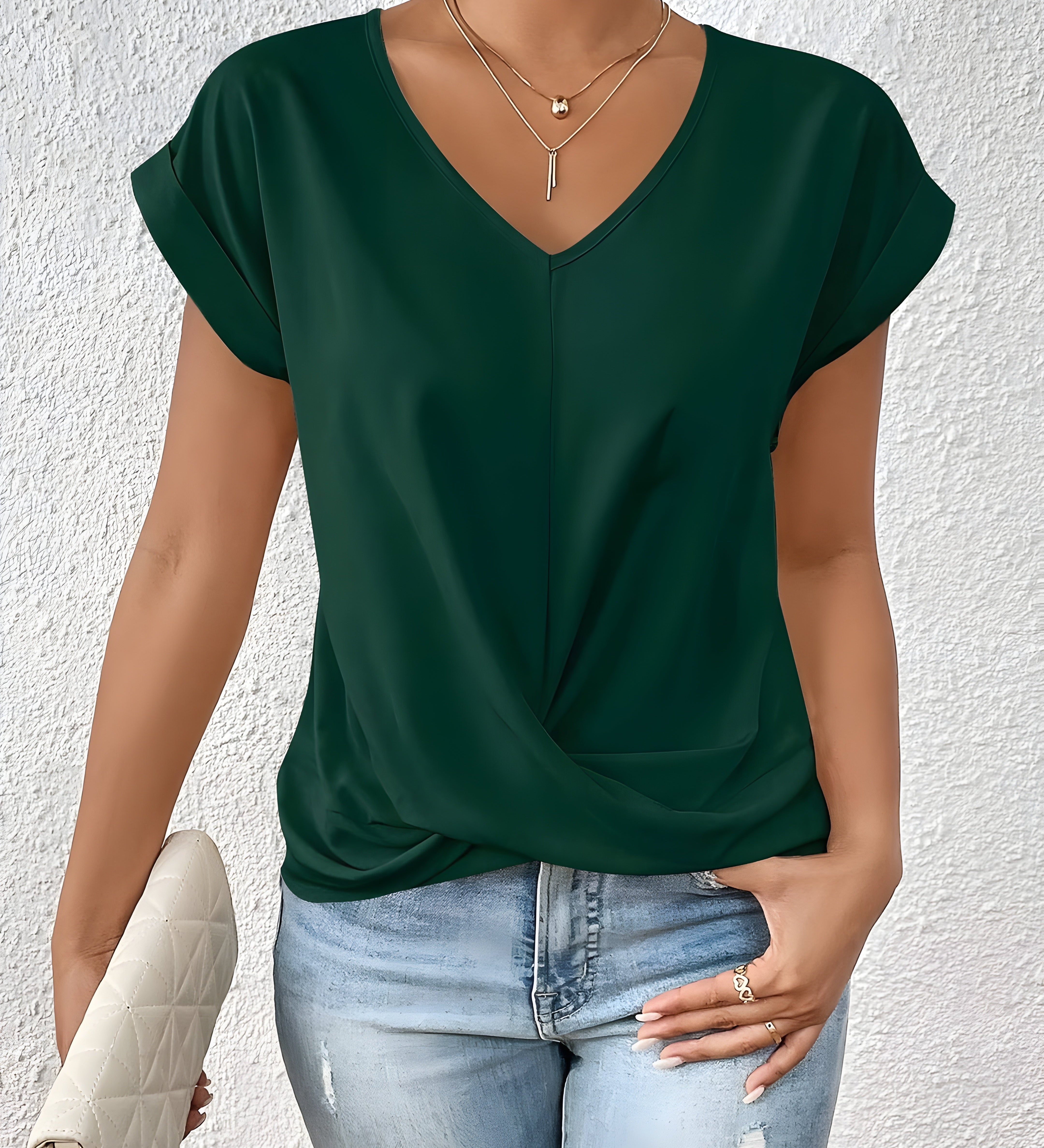 MEIKA™ – Klasický top s detailom twist a výstrihom do V