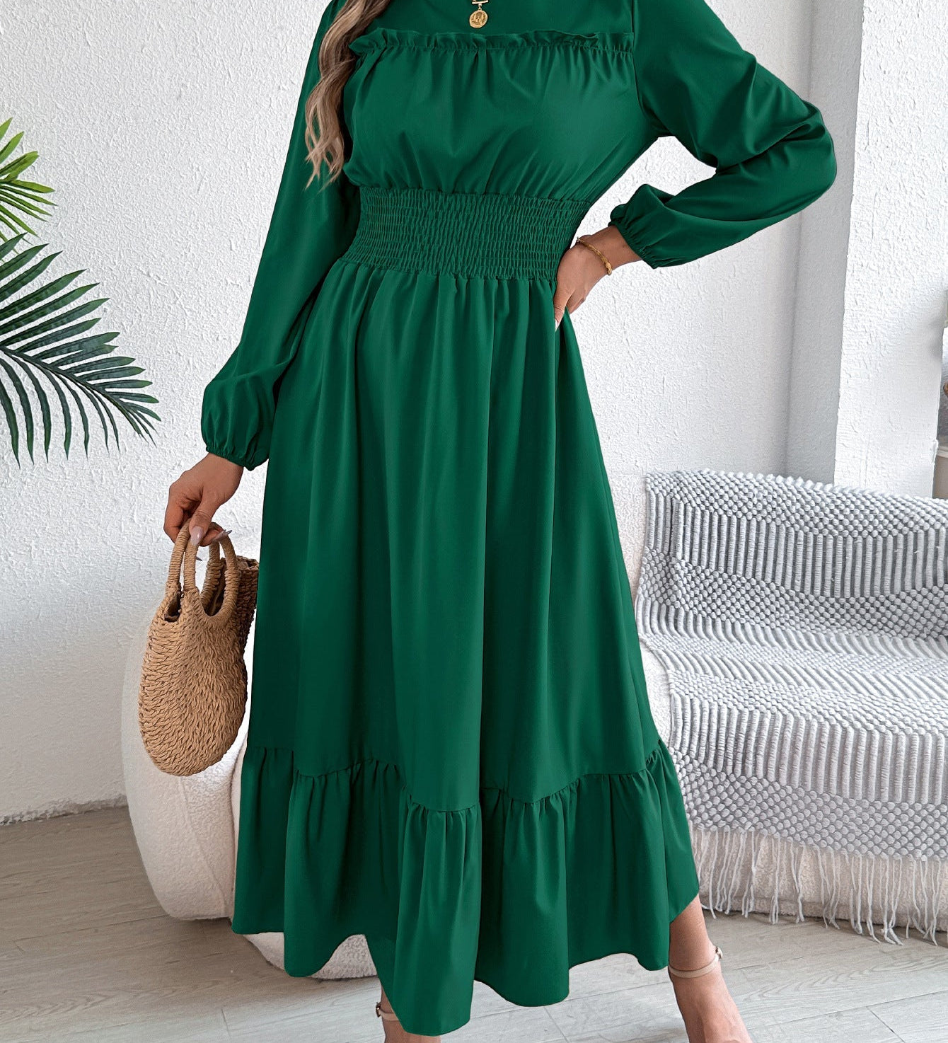 Avora Lyon | Elegantná dlhá šaty s volánmi