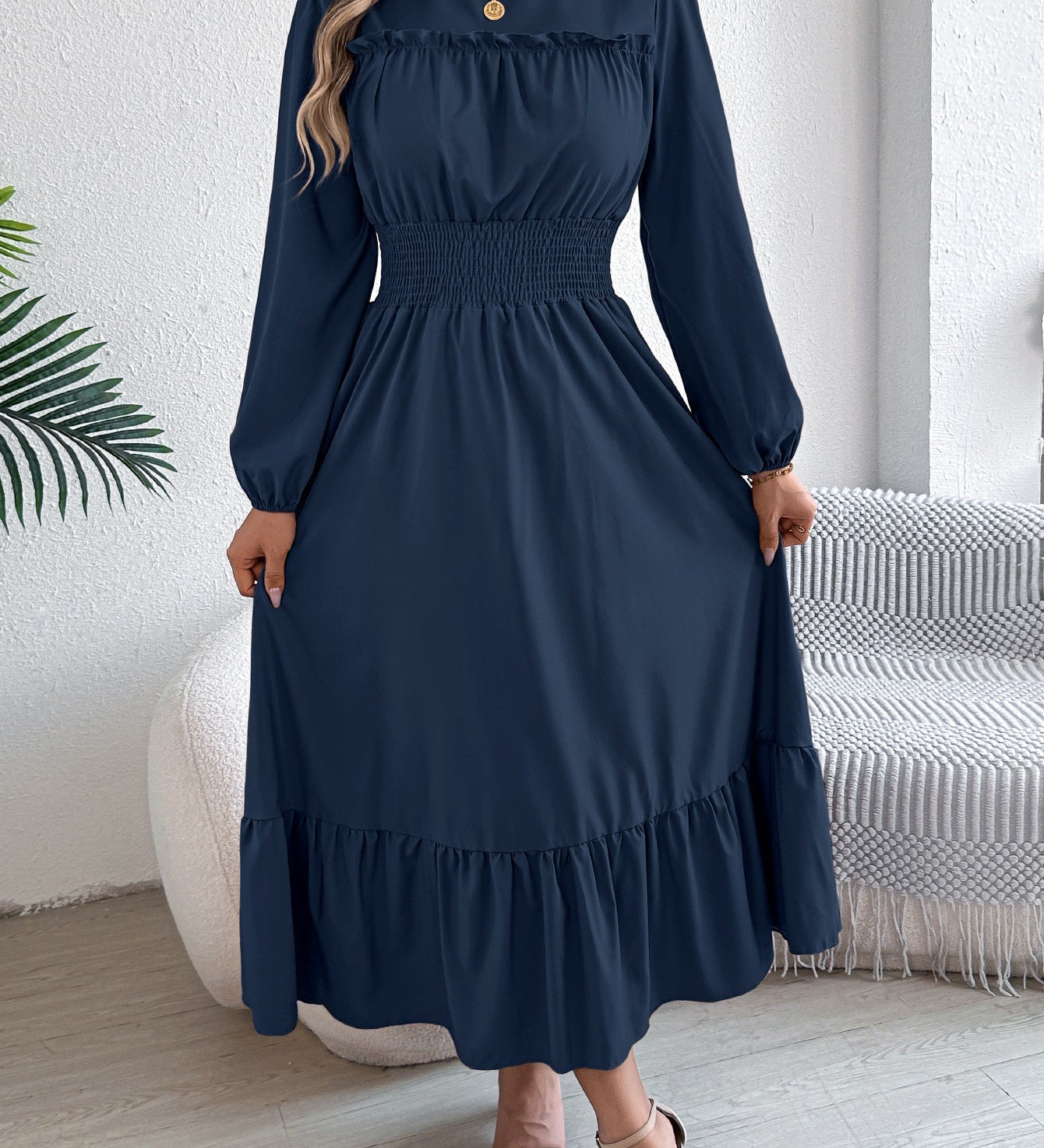 Avora Lyon | Elegantná dlhá šaty s volánmi