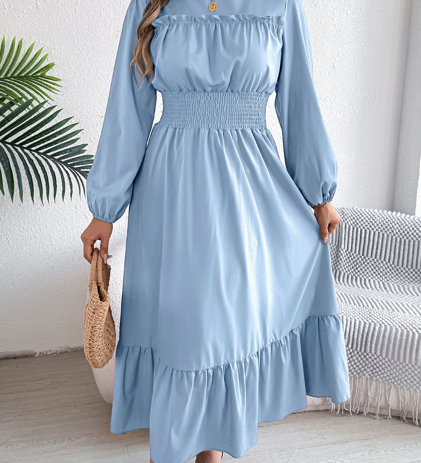 Avora Lyon | Elegantná dlhá šaty s volánmi