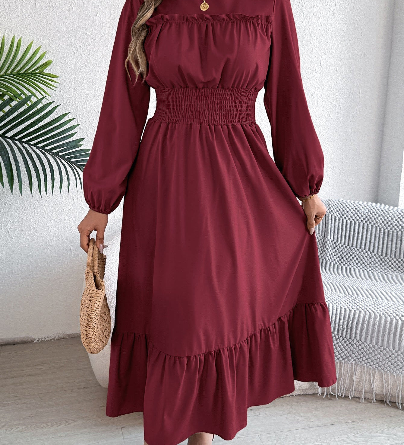 Avora Lyon | Elegantná dlhá šaty s volánmi