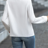 Evelyn™ | Elegantná čipkovaná blúzka s V výstrihom