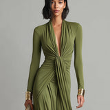 Vanessa - Vestido maxi em seda verde-oliva com decote em V